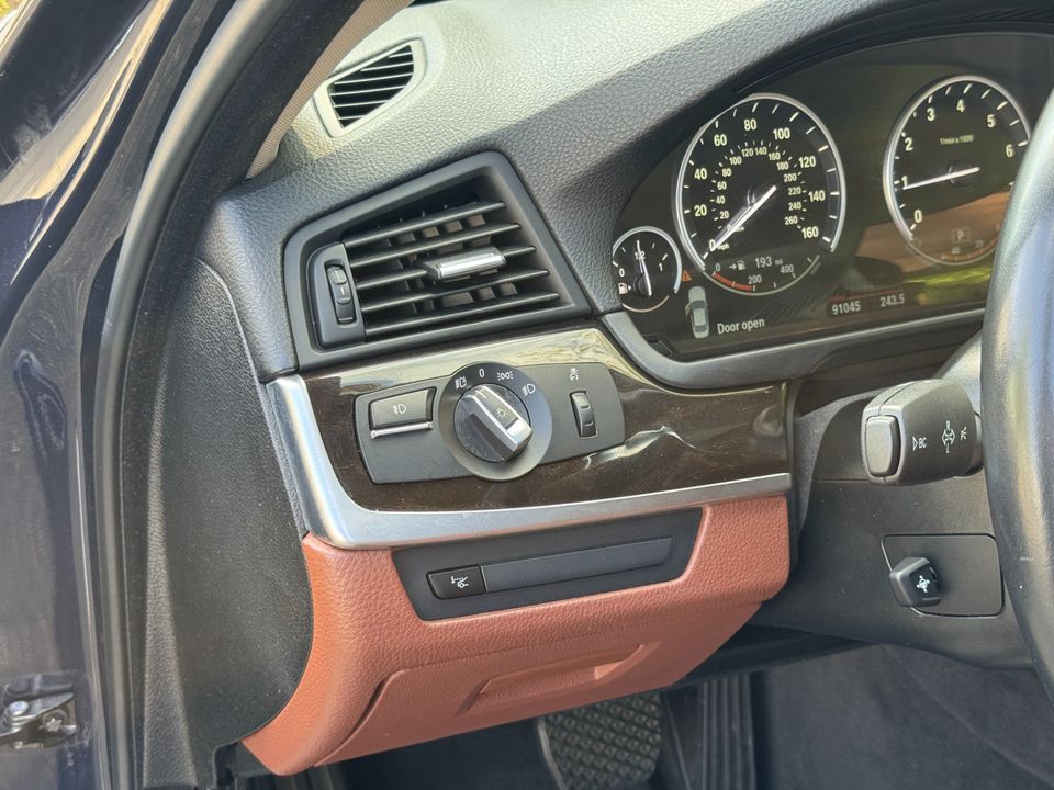 2016 BMW 5 Series 528i