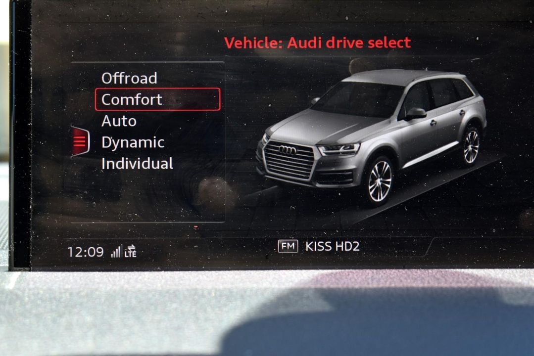 2017 Audi Q7 Premium Plus Pkg, Driver Assistance Pkg, Vission Pkg, Warm Weather Pkg