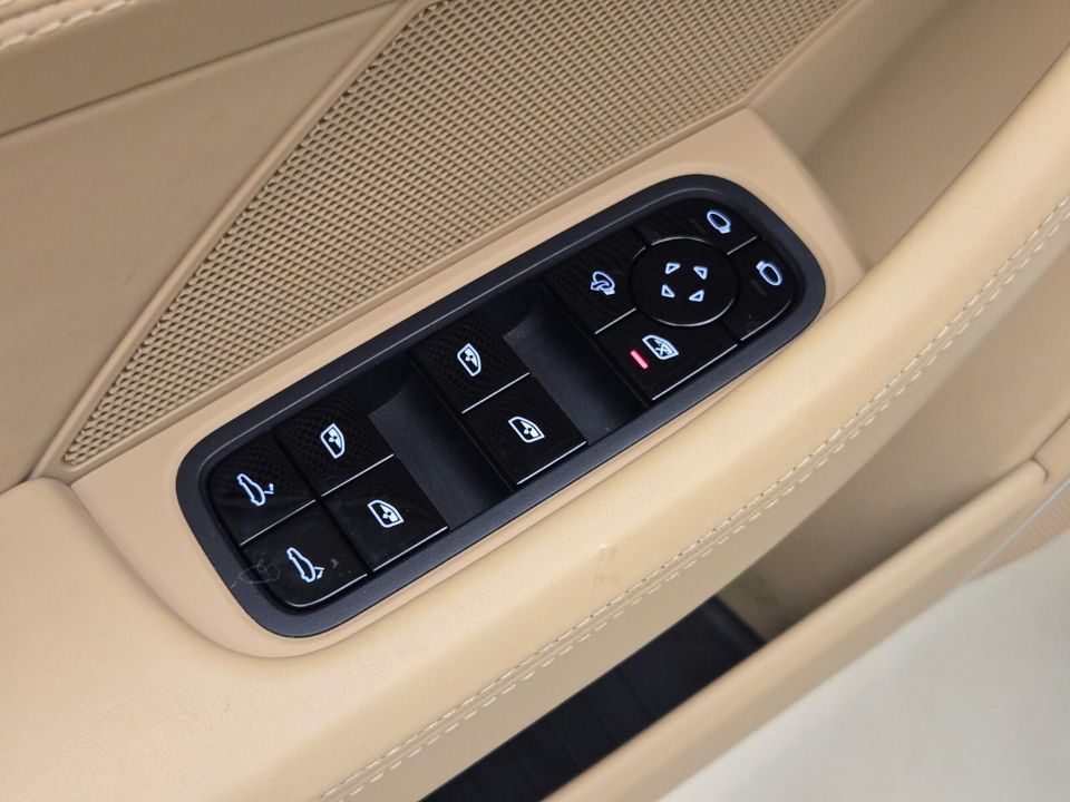 2018 Porsche Panamera