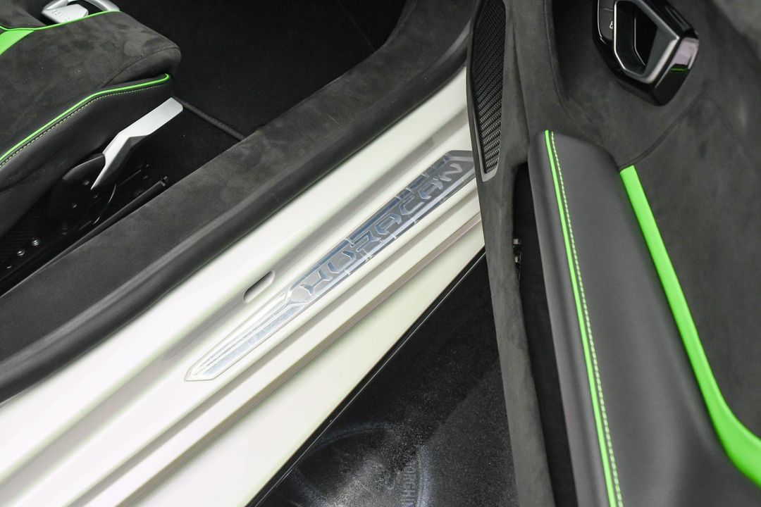 2024 Lamborghini Huracan Tecnica