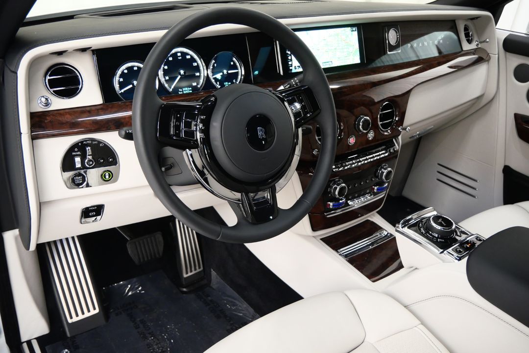 2023 Rolls-Royce Phantom