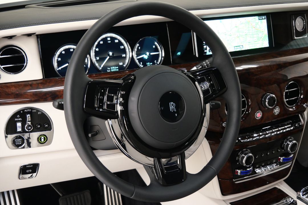 2023 Rolls-Royce Phantom