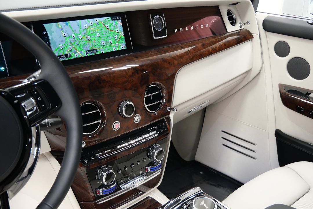 2023 Rolls-Royce Phantom