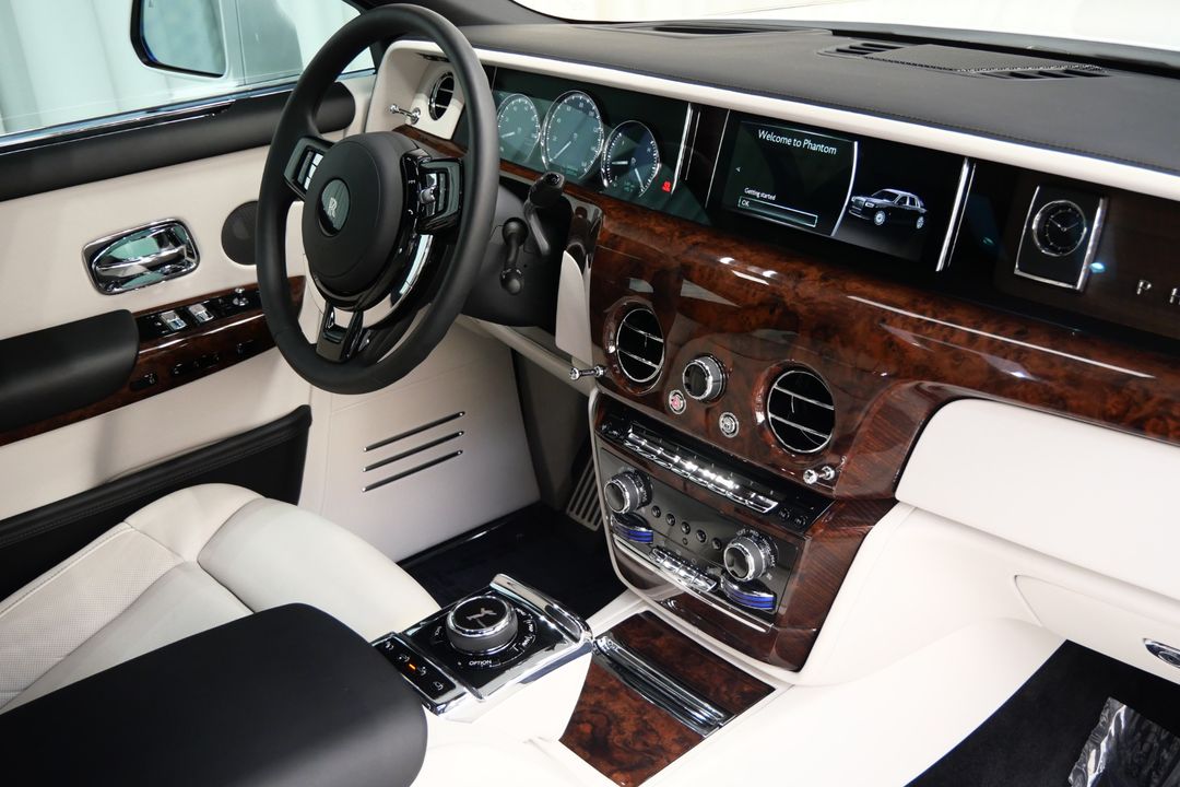 2023 Rolls-Royce Phantom