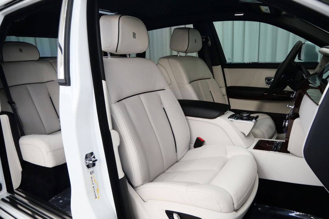 2023 Rolls-Royce Phantom