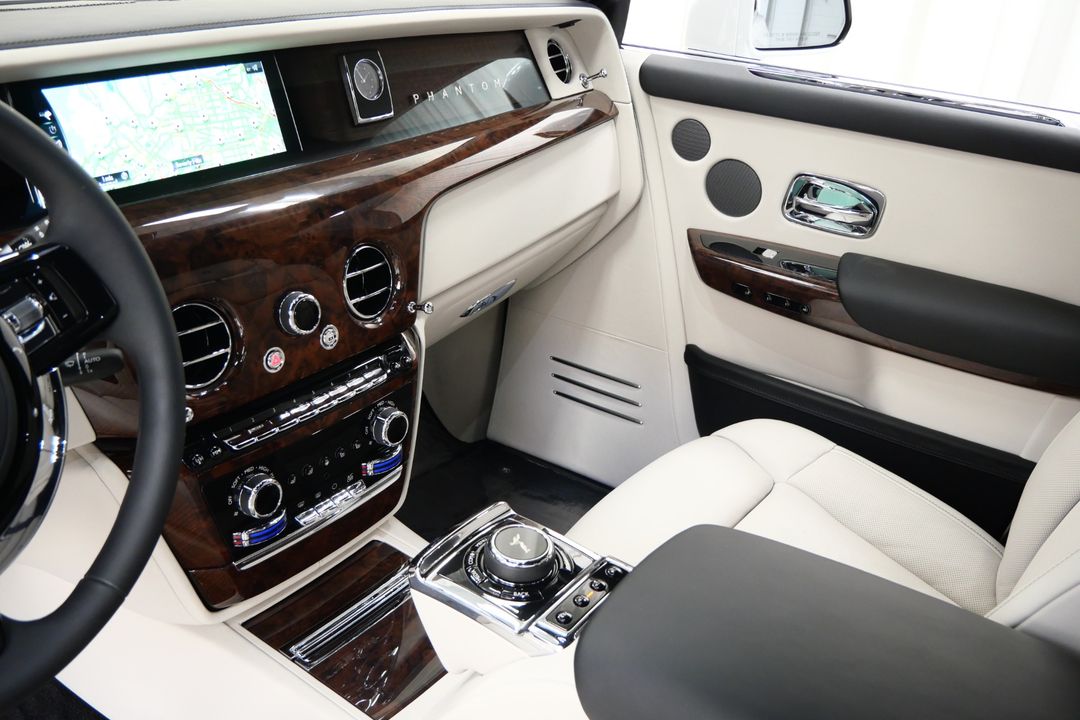 2023 Rolls-Royce Phantom
