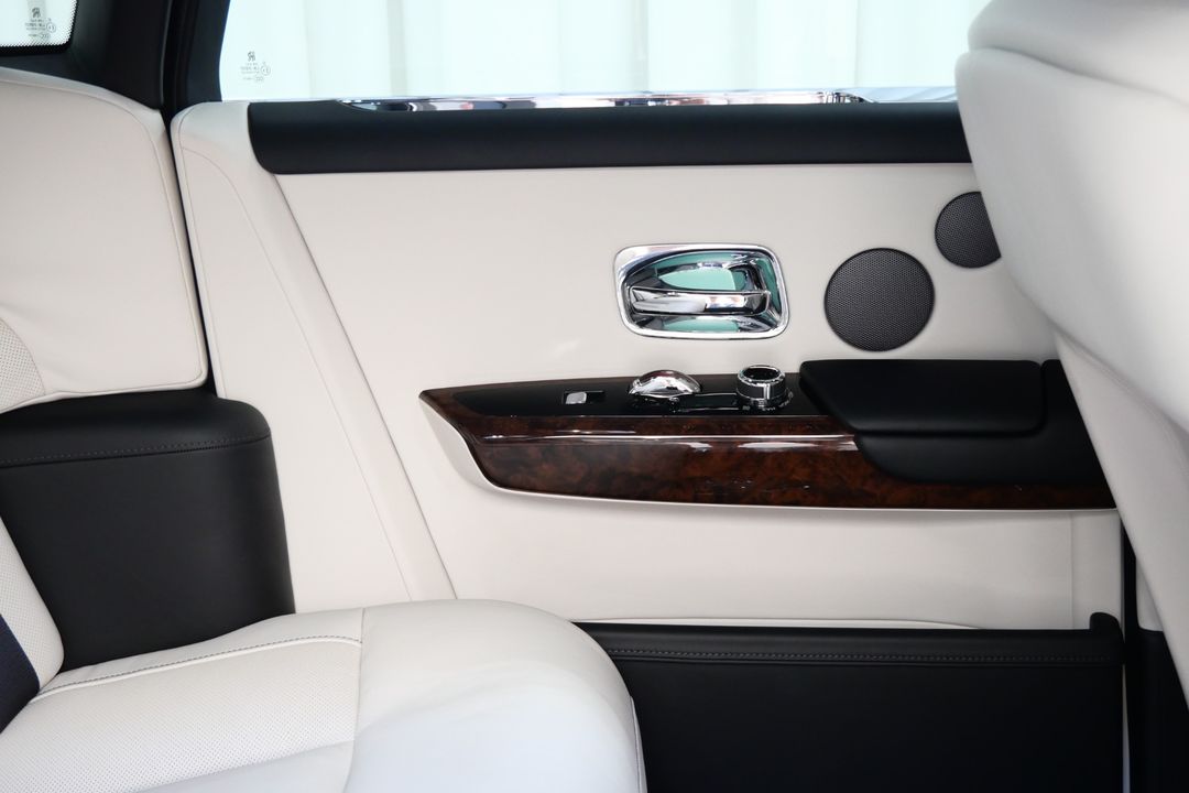 2023 Rolls-Royce Phantom