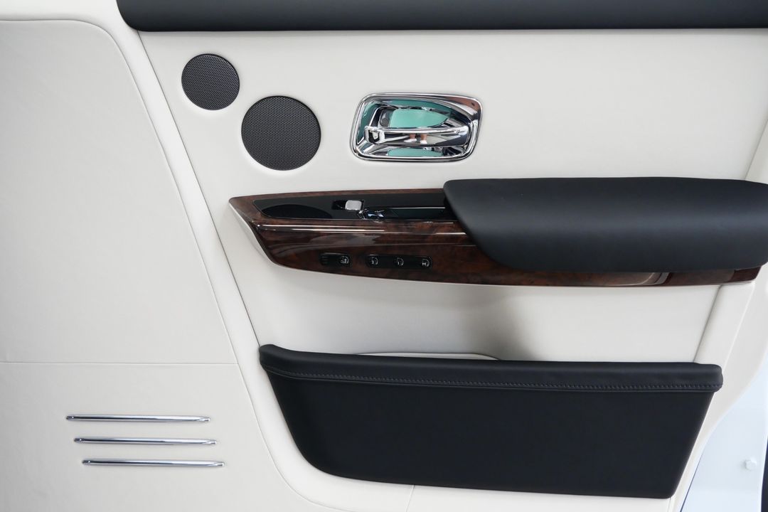 2023 Rolls-Royce Phantom