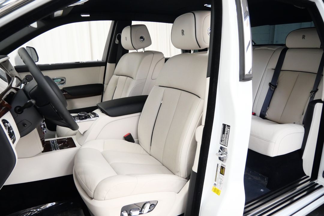 2023 Rolls-Royce Phantom