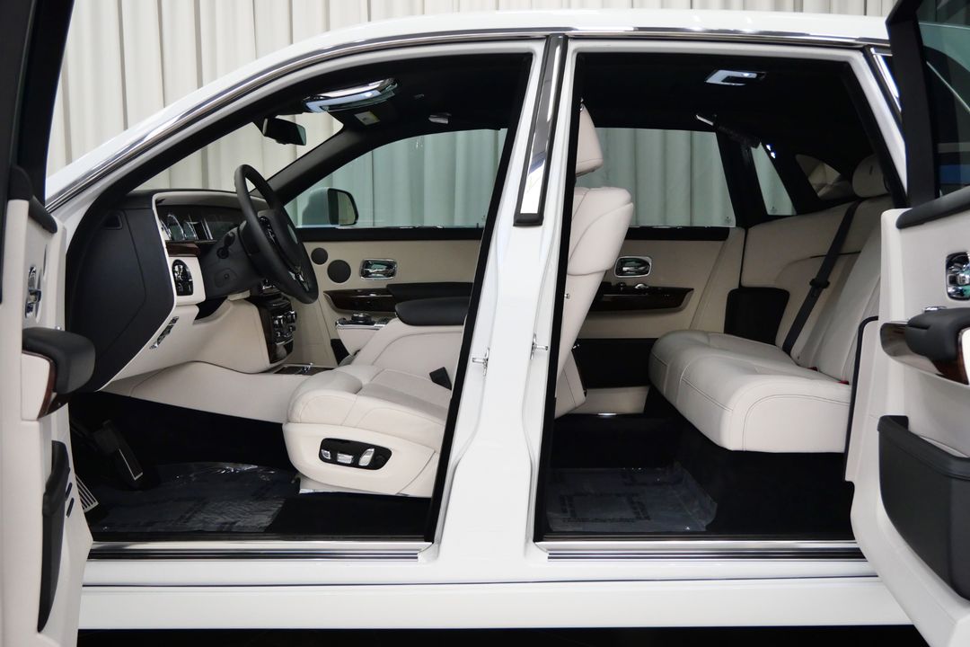 2023 Rolls-Royce Phantom