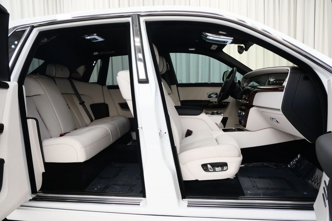 2023 Rolls-Royce Phantom