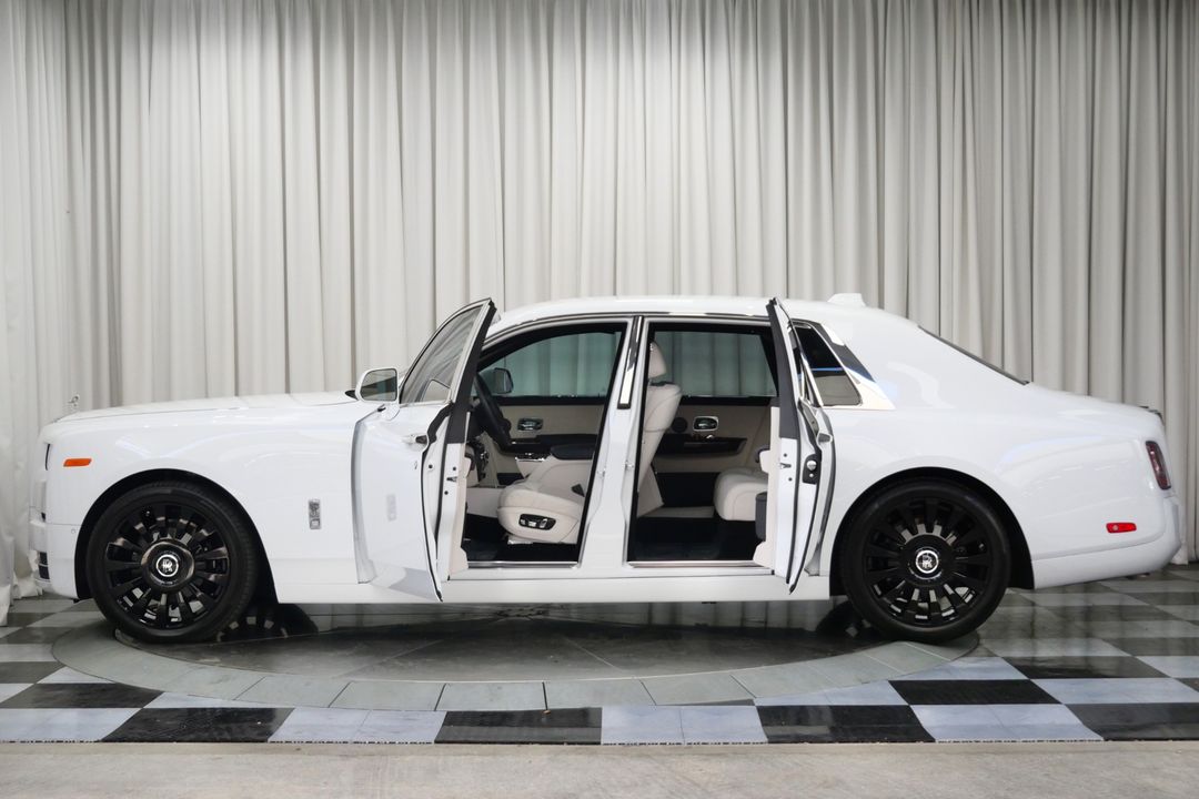 2023 Rolls-Royce Phantom
