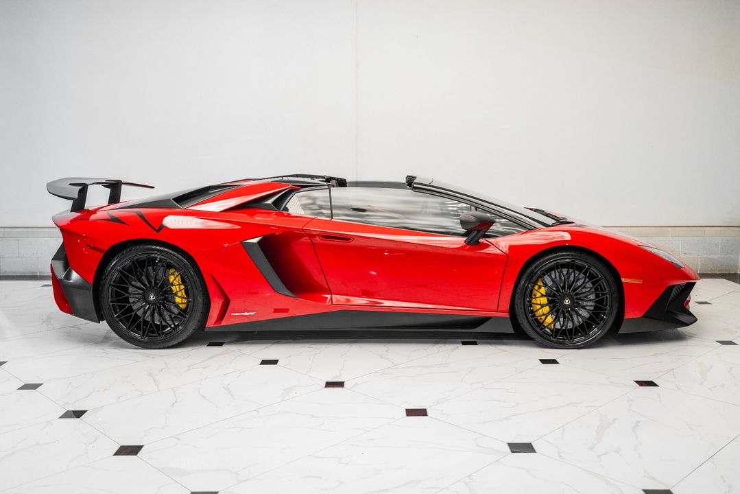 2016 Lamborghini Aventador