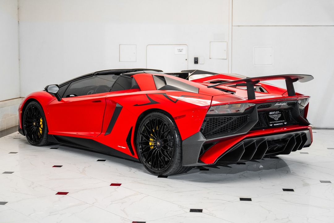 2016 Lamborghini Aventador