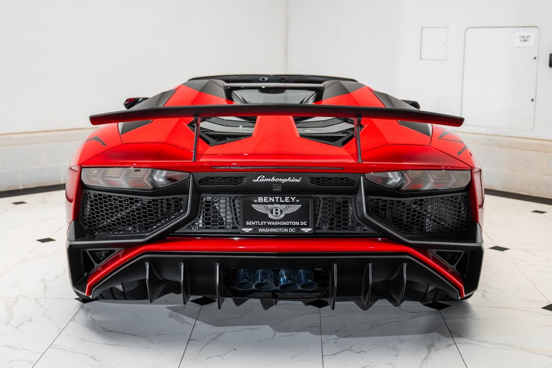 2016 Lamborghini Aventador