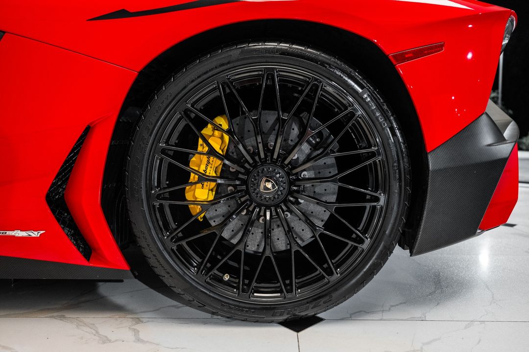 2016 Lamborghini Aventador