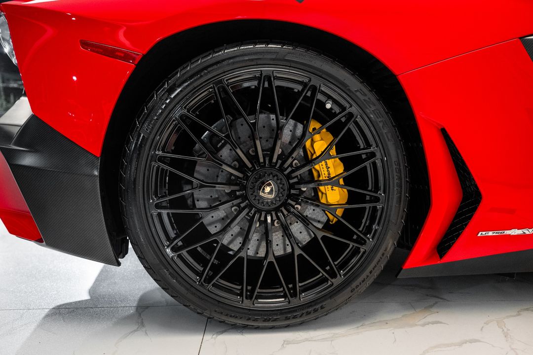 2016 Lamborghini Aventador