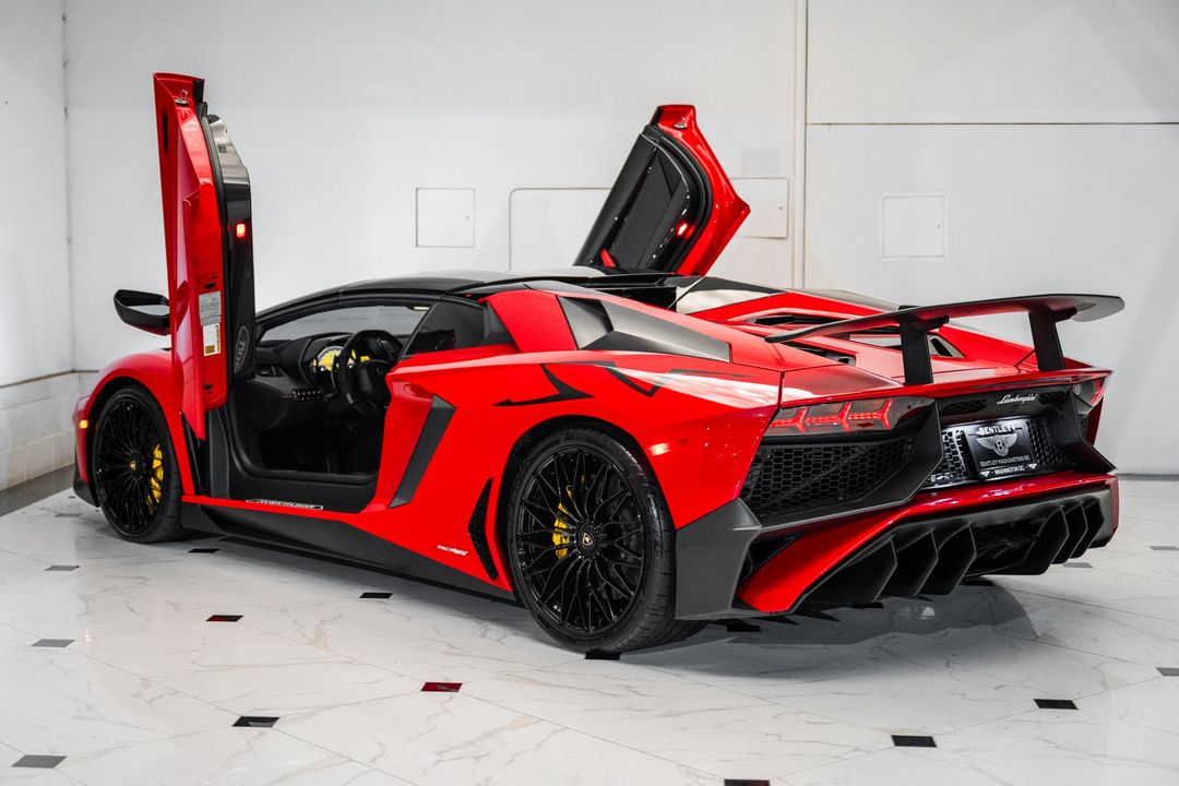 2016 Lamborghini Aventador