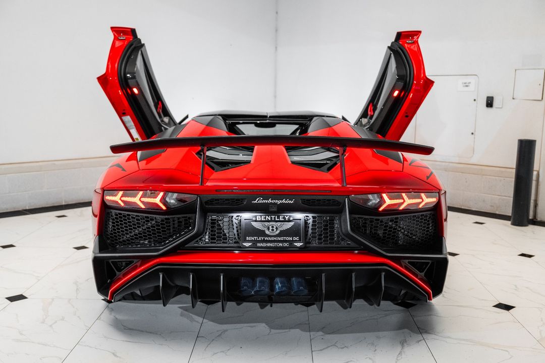 2016 Lamborghini Aventador
