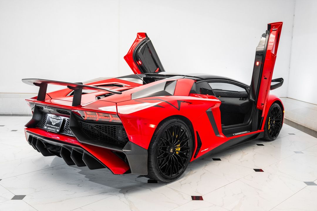 2016 Lamborghini Aventador