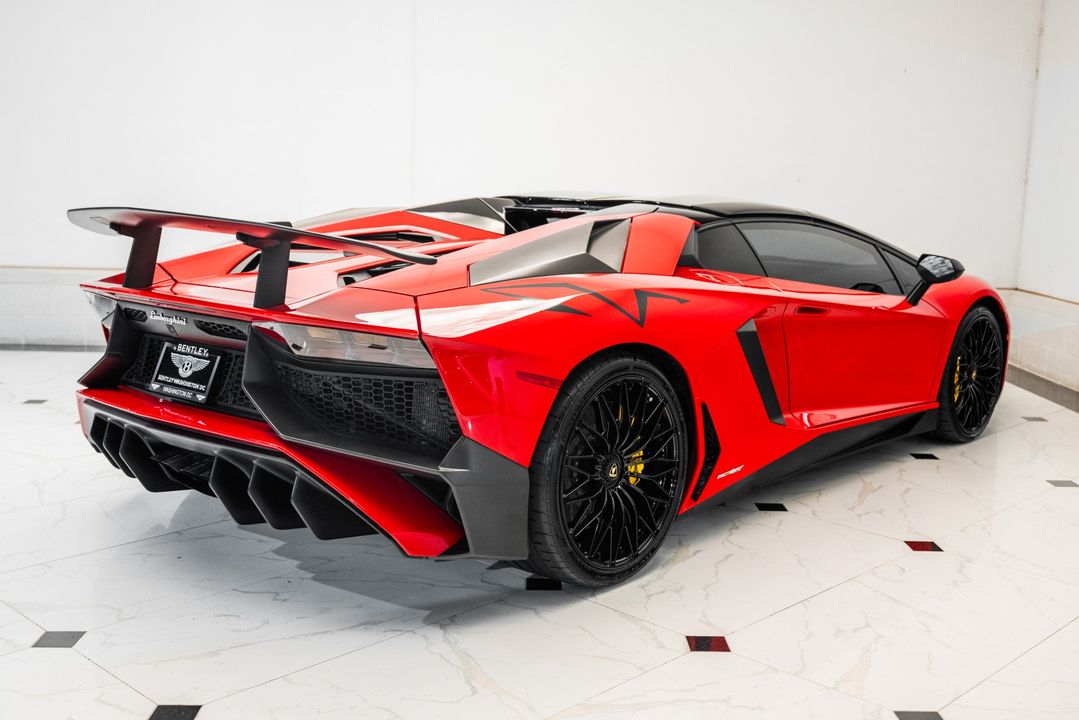 2016 Lamborghini Aventador