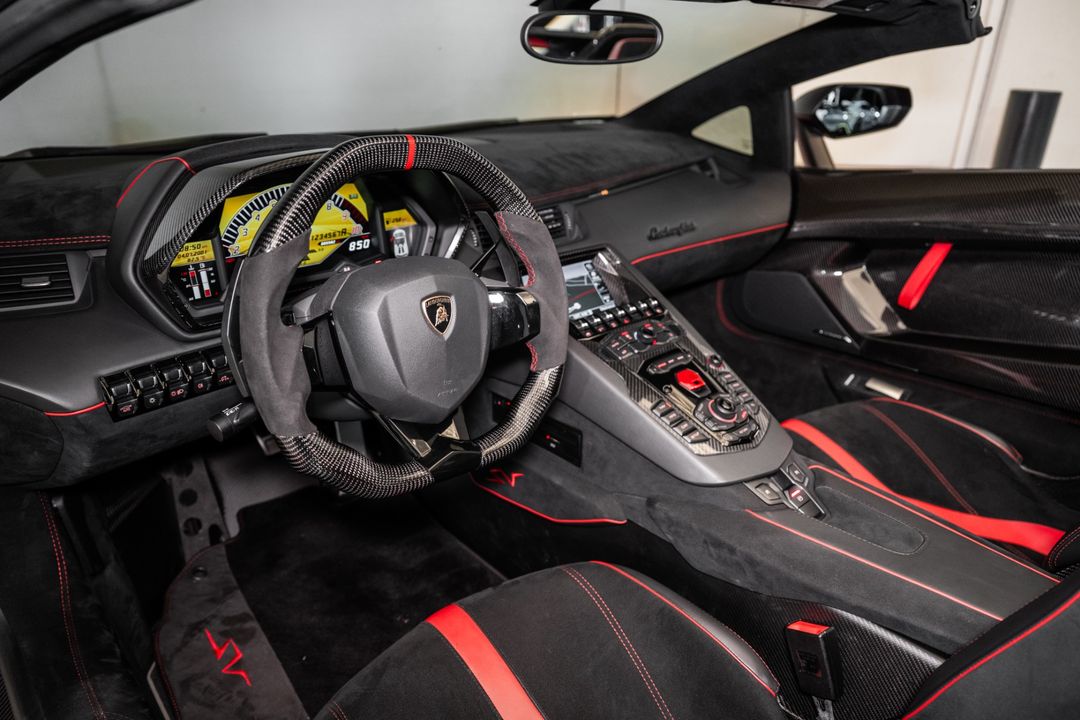 2016 Lamborghini Aventador