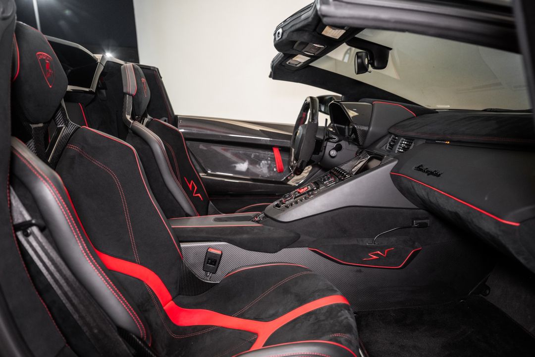 2016 Lamborghini Aventador