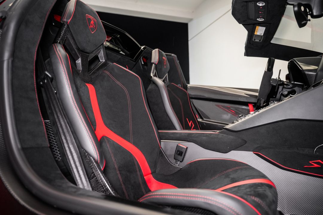 2016 Lamborghini Aventador