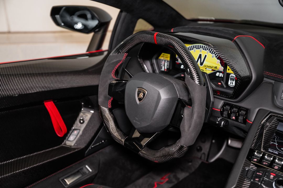 2016 Lamborghini Aventador