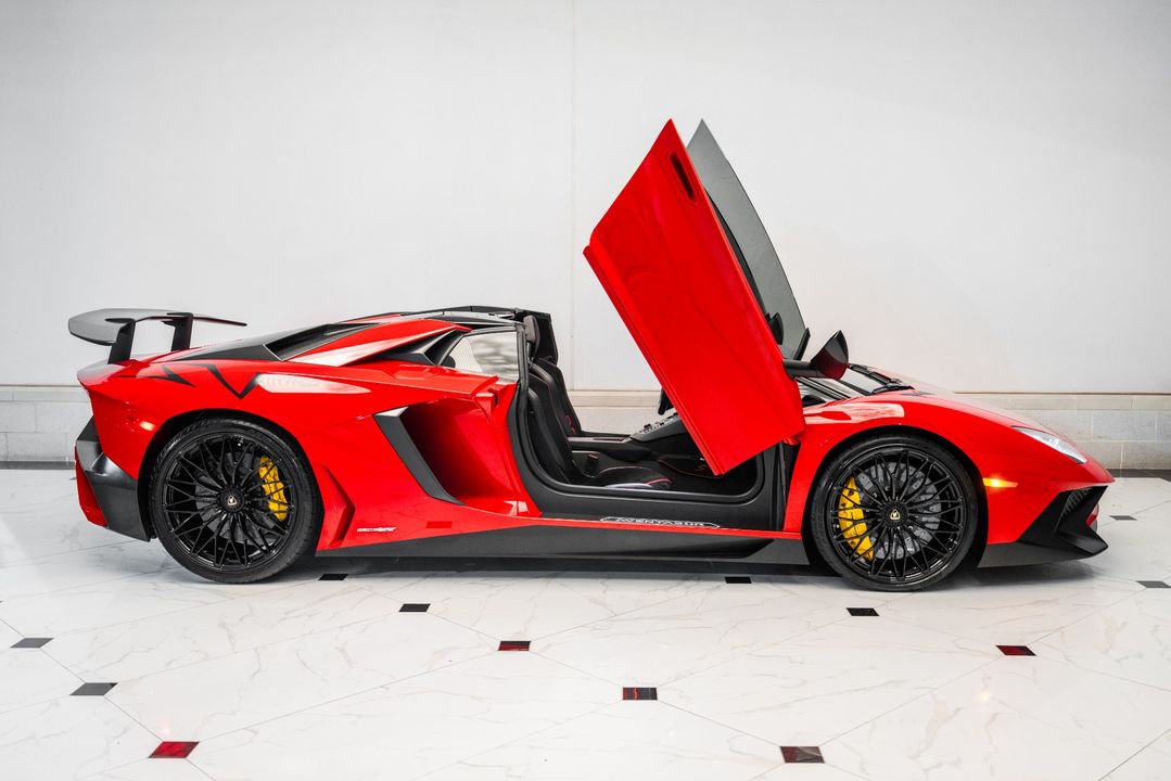 2016 Lamborghini Aventador