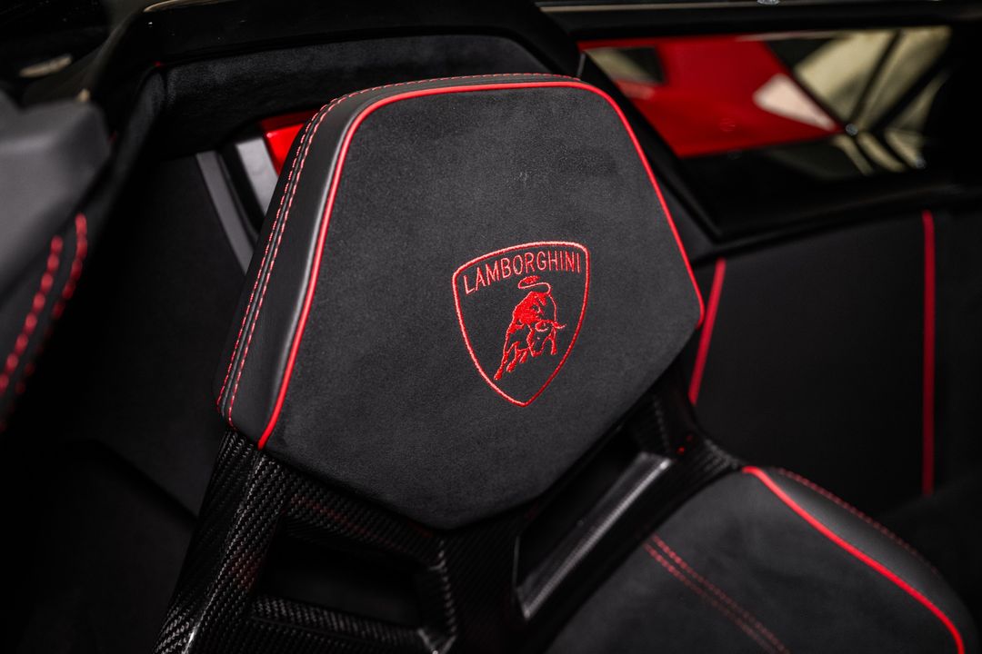 2016 Lamborghini Aventador