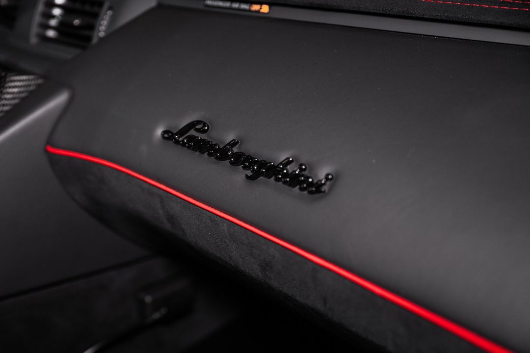 2016 Lamborghini Aventador