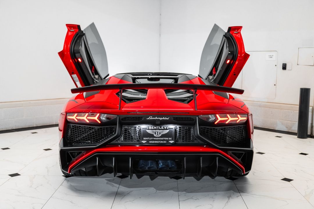 2016 Lamborghini Aventador