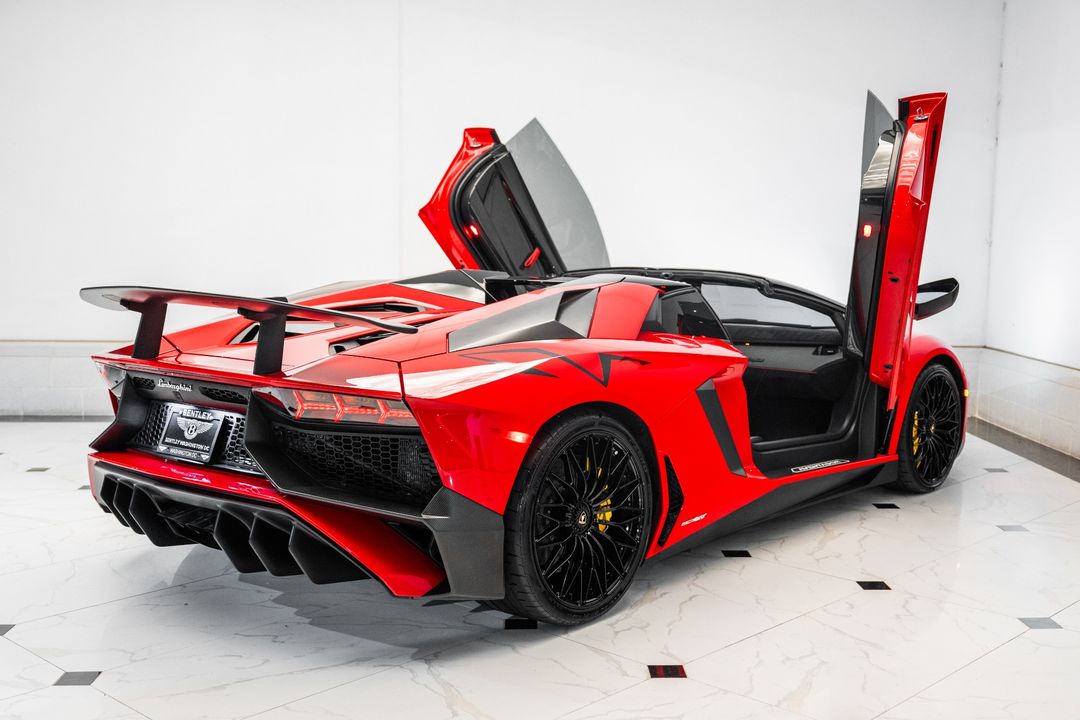 2016 Lamborghini Aventador