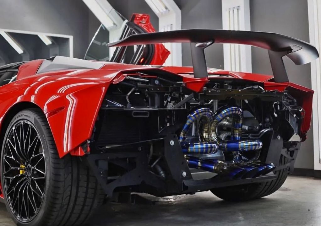 2016 Lamborghini Aventador