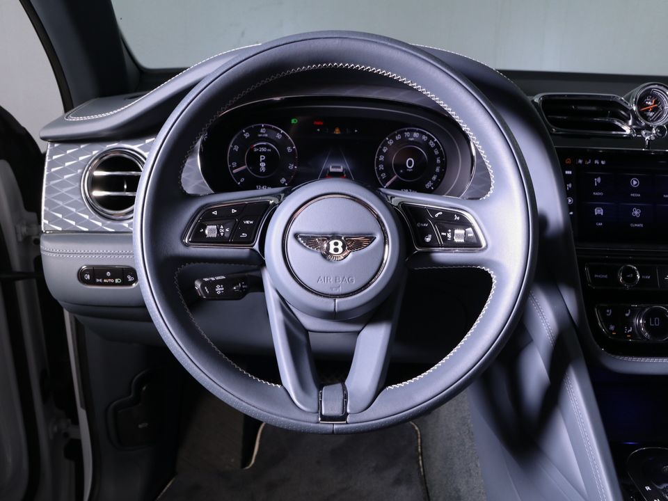 2024 Bentley Bentayga EWB