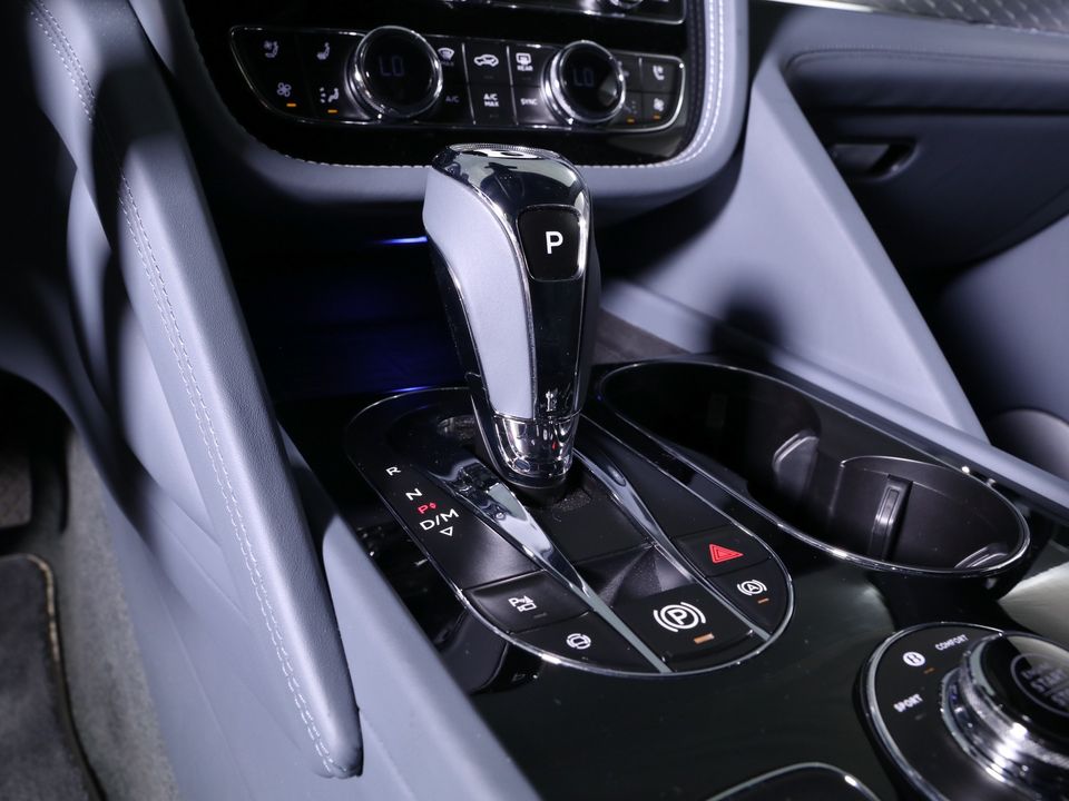 2024 Bentley Bentayga EWB