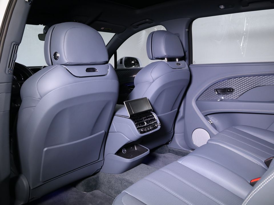2024 Bentley Bentayga EWB