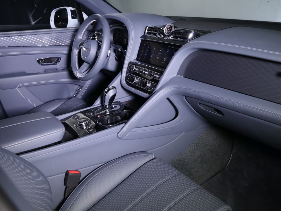 2024 Bentley Bentayga EWB