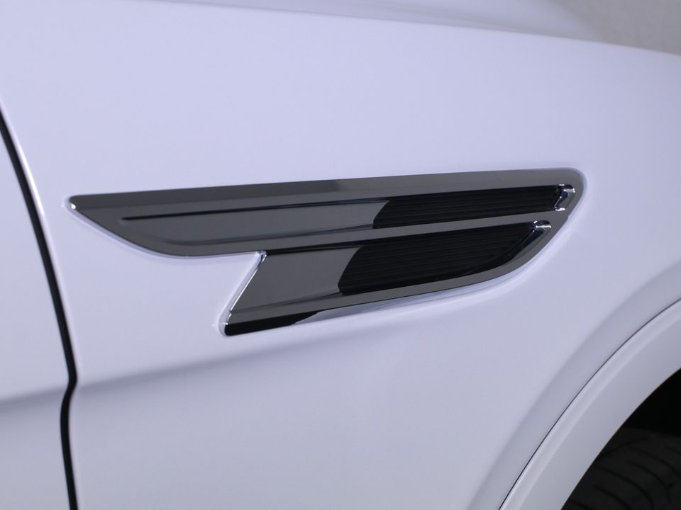 2024 Bentley Bentayga EWB