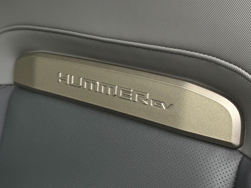 2025 GMC HUMMER EV