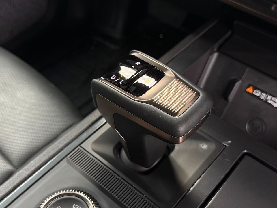2025 GMC HUMMER EV