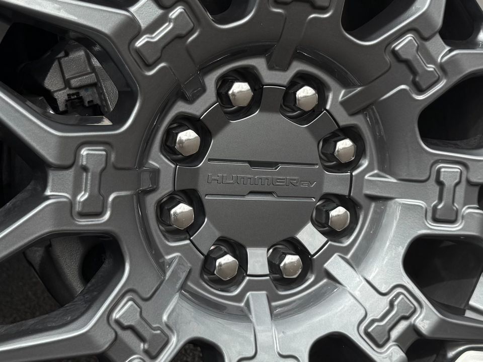 2025 GMC HUMMER EV