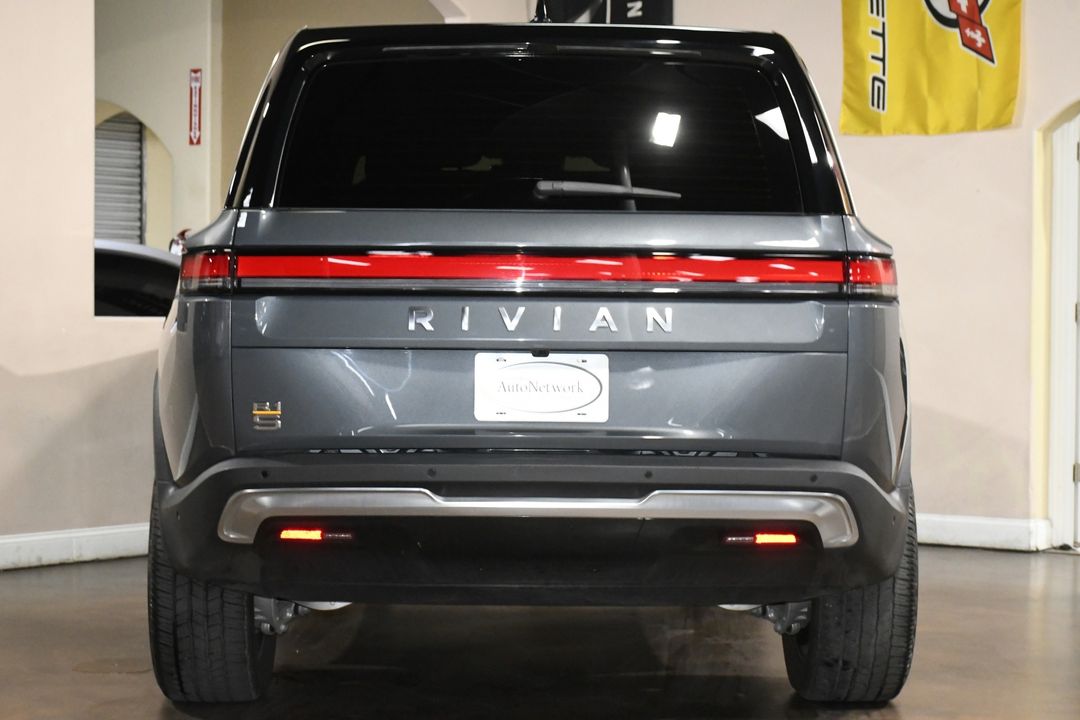 2022 Rivian R1S