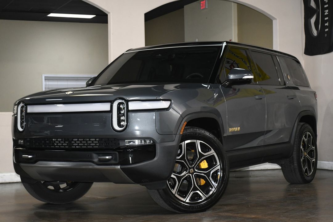 2022 Rivian R1S