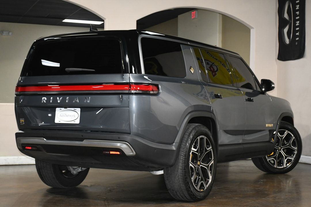 2022 Rivian R1S