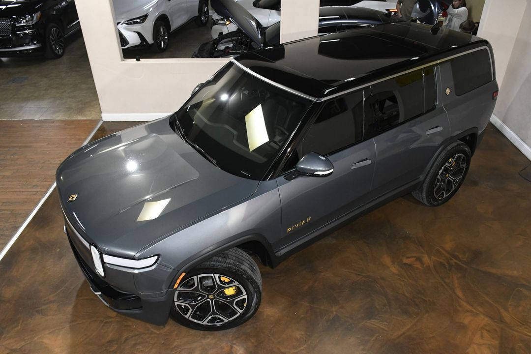 2022 Rivian R1S