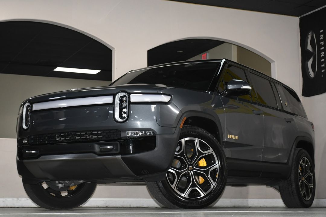 2022 Rivian R1S