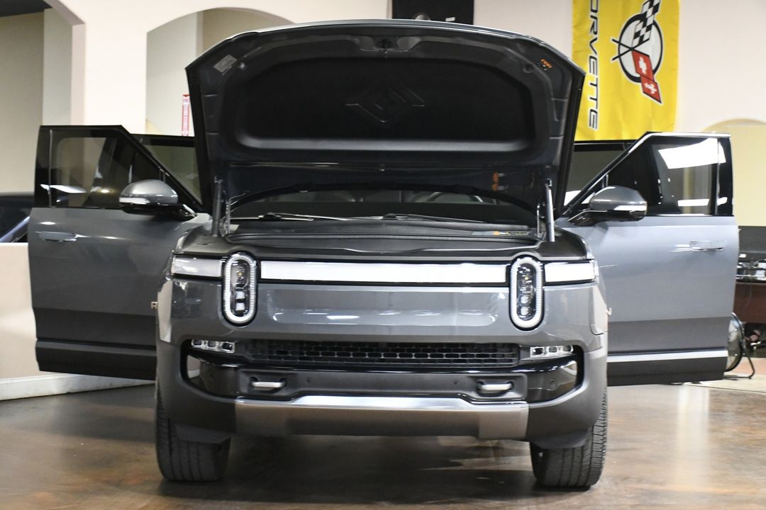 2022 Rivian R1S