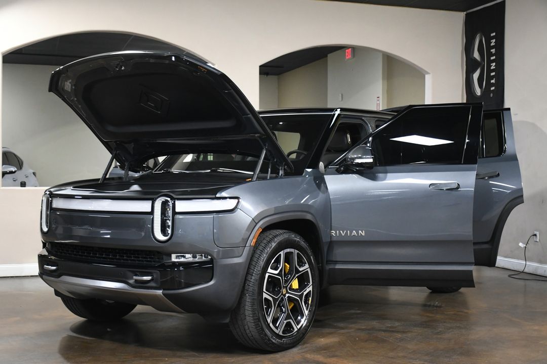 2022 Rivian R1S